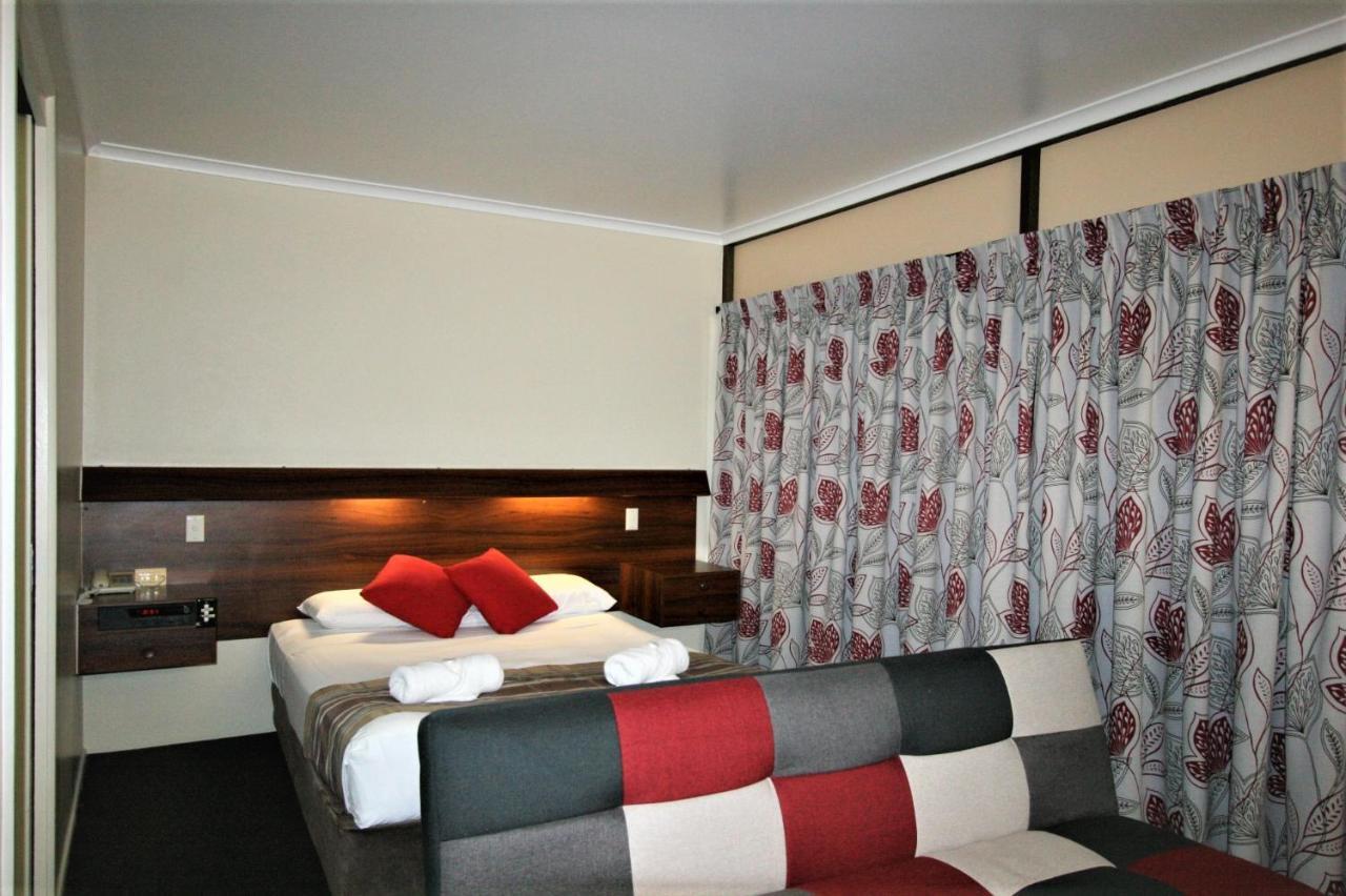 Sarina Motor Inn Экстерьер фото