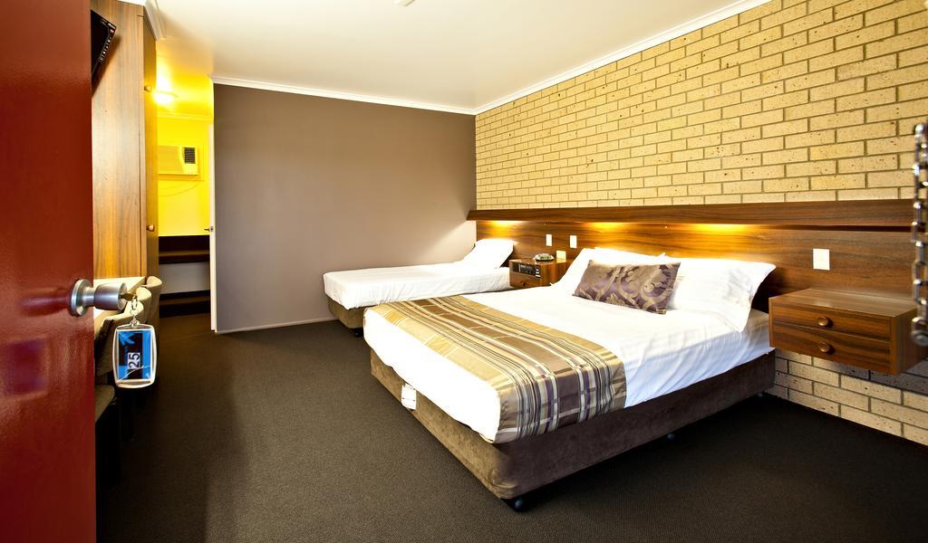 Sarina Motor Inn Экстерьер фото