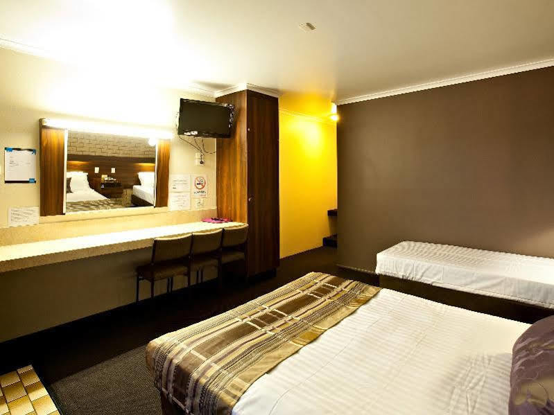 Sarina Motor Inn Экстерьер фото