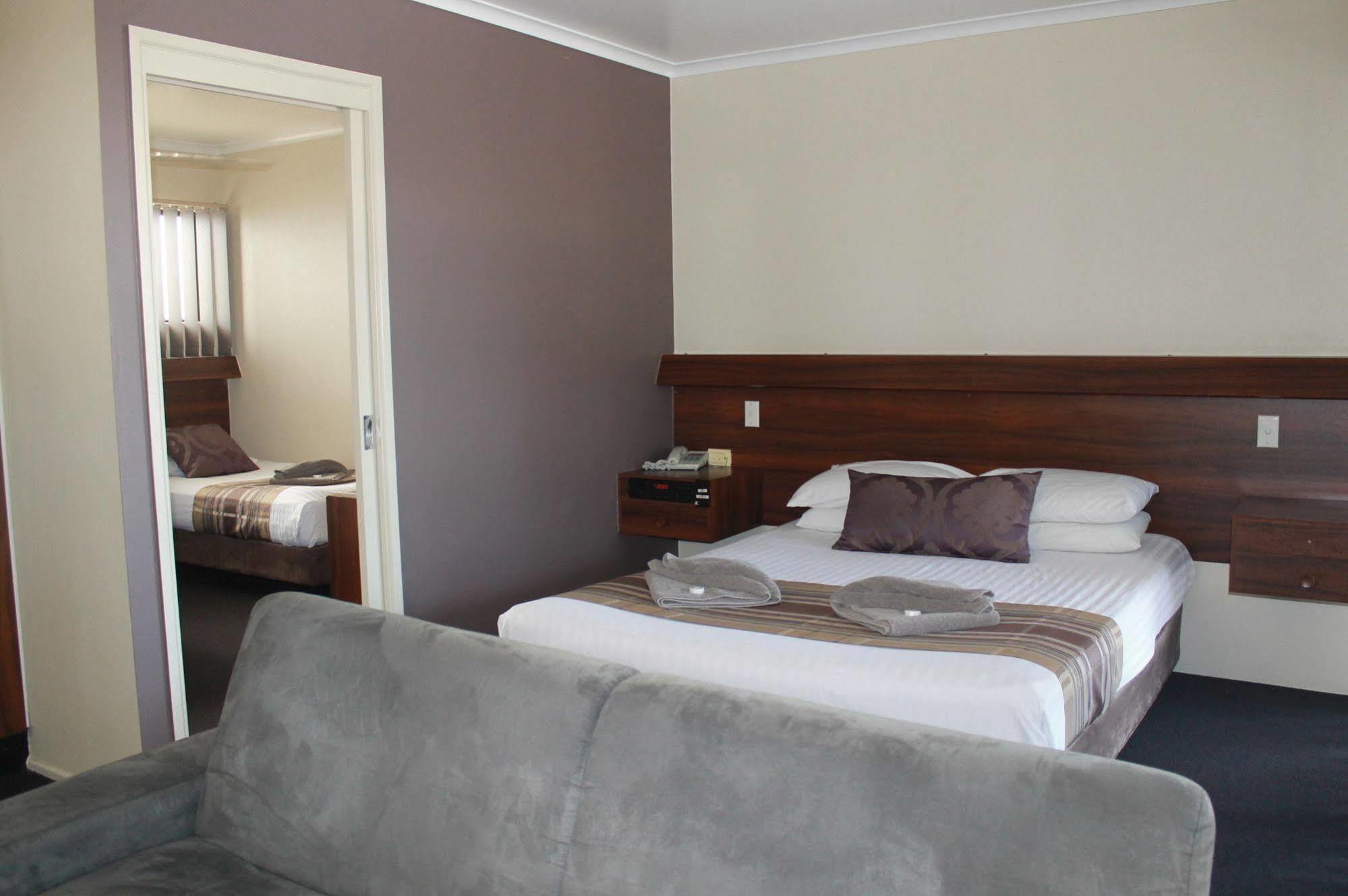 Sarina Motor Inn Экстерьер фото
